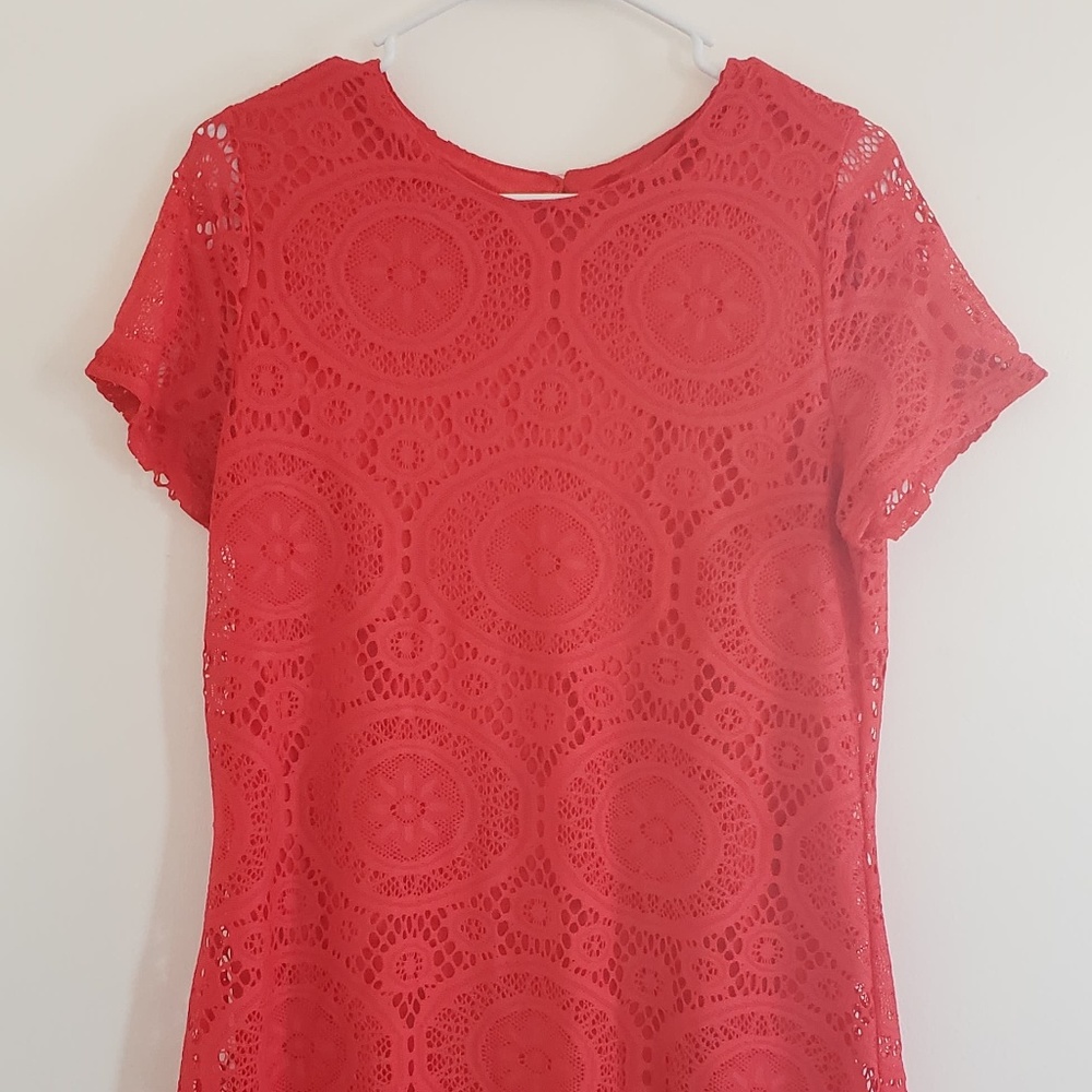 Red Lace Design Tunic Length Short Sleeve Top